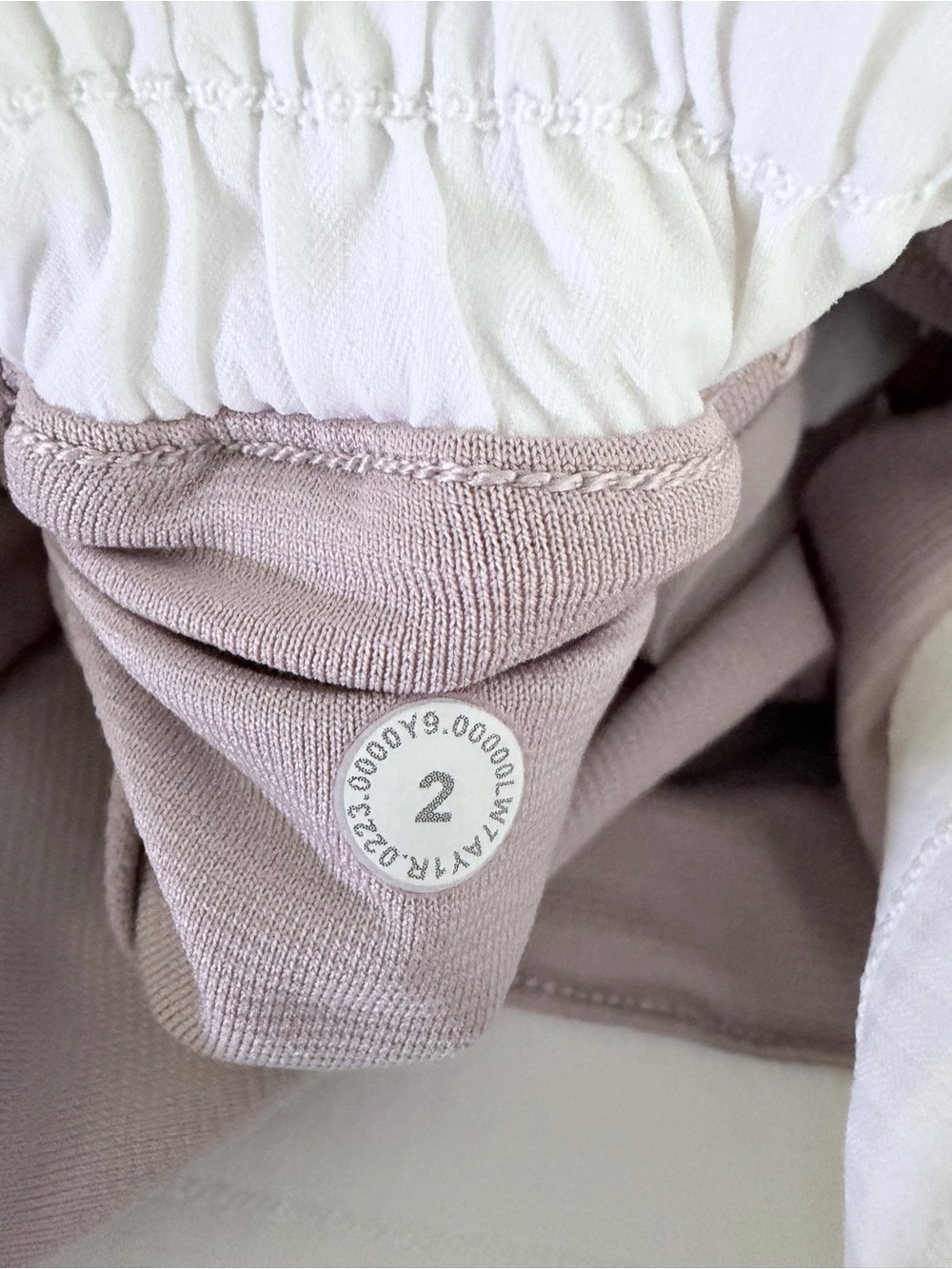 Lululemon Ohio State Buckeyes Hotty Hot Shorts - White / Size 2 - Picture 4 of 4